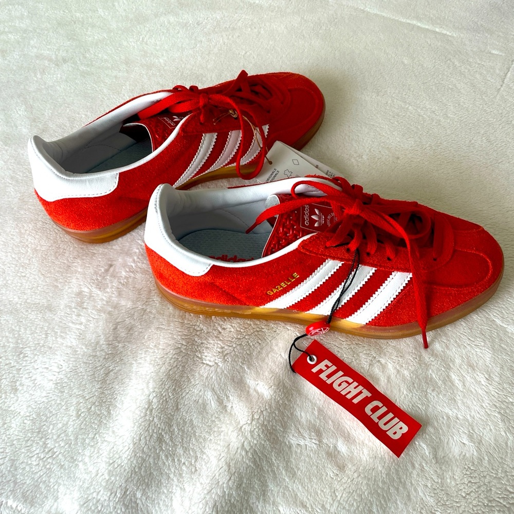 WMNS ADIDAS GAZELLE  RED/ORANGE GUM SIZE 6